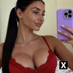 Tania, Swansea escorts