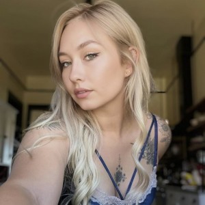 Lydia, Brawley escorts