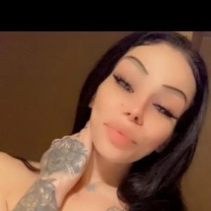 Naia, Irmo escorts