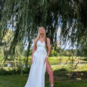 Nikki, Mellen escorts