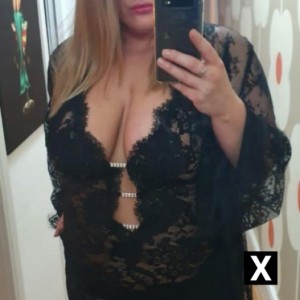 Scarlett, Eastleigh escorts