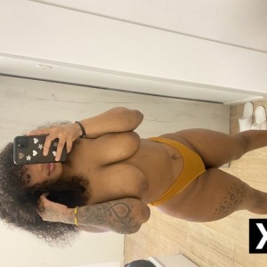 Yoli, Mataro escorts