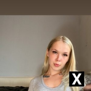 Karina, Lynn escorts