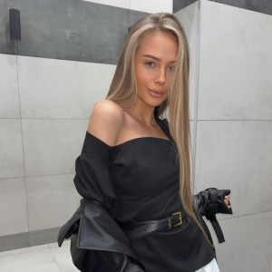 Lora, Warszawa escorts
