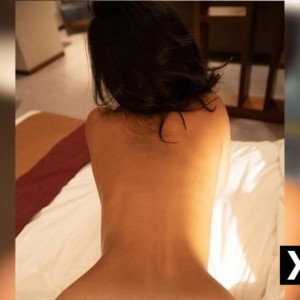 Minnie, Wallington escorts