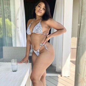 Scarlet, Mathura escorts