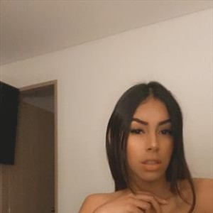 Clara, Courbevoie escorts