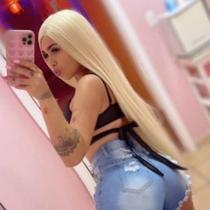 Karina, Aventura escorts