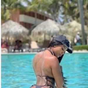 Esme, Hatfield escorts