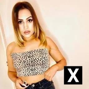 Bea, Epsom escorts