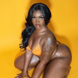 Yaya, Williamsburg escorts