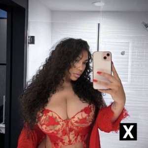 Yesenia, Lincoln NE escorts