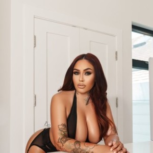 Miley, Cheyenne escorts