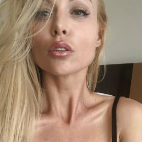 lyna, Tours escorts
