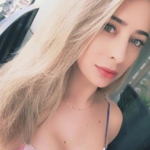 Belle, Avignon escorts