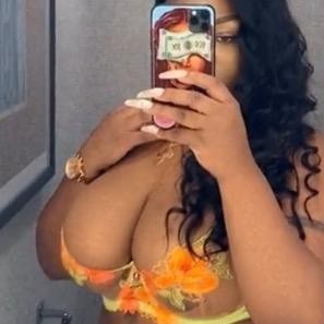 Jasmine, Wheeling escorts