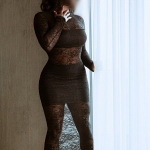 Elena Brown, Laredo escorts