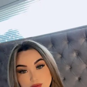 Mia, Lacey escorts