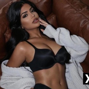 Samira, Leek escorts