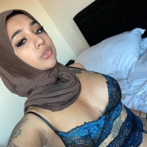 Yousra, Dubuque escorts