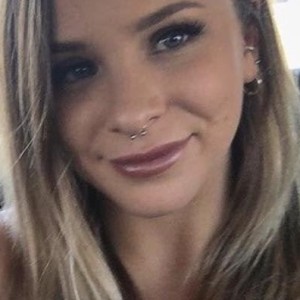 Lozrae, Casino escorts