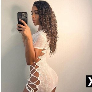Nicoly, Cwmbrân escorts