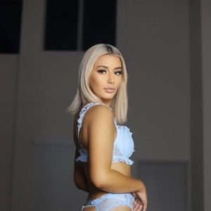 Alexis, Wilson escorts