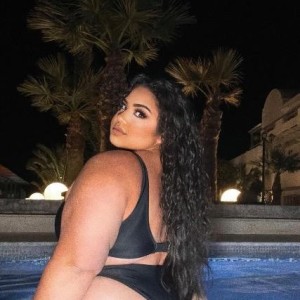 Angie, Roseville escorts