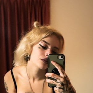 Alani, Vista escorts