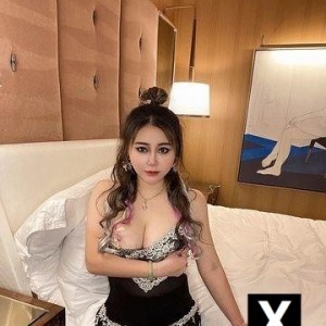 Kimi, Hawaii escorts