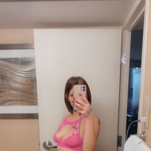 Lindzey, Gretna escorts