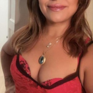 Julia, Gatineau escorts