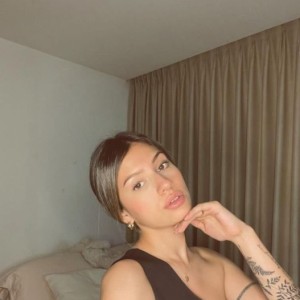 Miah, Waukegan escorts