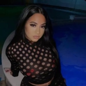 Yailyn, Normal escorts