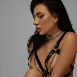Caroline, Corinth escorts
