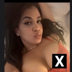Nina, Rockford escorts