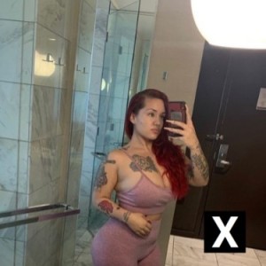 Suzanne, The Woodlands escorts