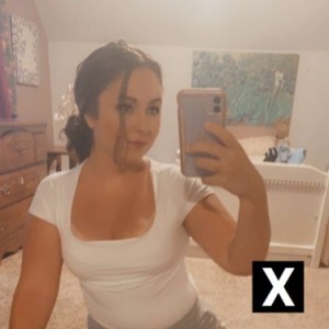 Ella, Schaumburg escorts