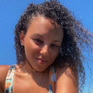 Lexiii, Pella escorts