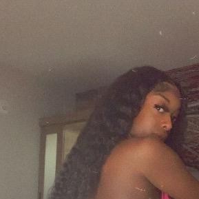 Queen, Wheeling escorts
