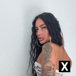 Amyra, Crawley escorts