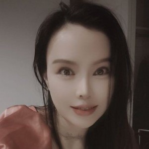 Mimi, Burley escorts