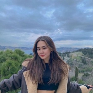 Cici, Fier escorts