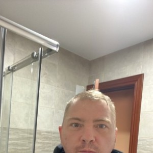 Bogdan - Hola me gusta dar masajes también me gusta lamer tus pies y tú coñita hasta que te corras en mi cara 622265742 no cobro, Madrid escorts