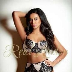 Cloe, Bedford escorts