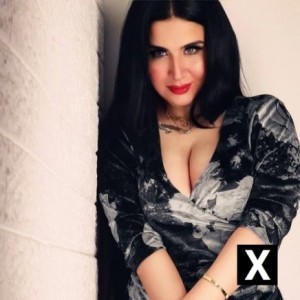 Rana, Flint escorts