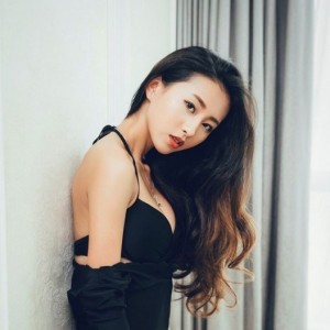 Joy, Strand escorts