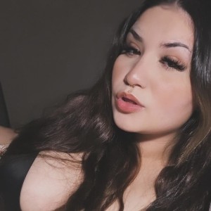 Selena, Tracy escorts