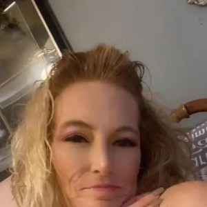 Carin, Kettering escorts