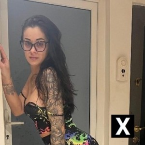 Kim, Hailsham escorts